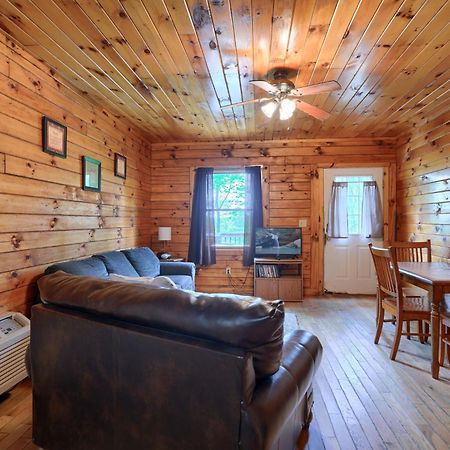 Blue Rose Cabins - Pine Ridge Cabin Logan Exterior foto
